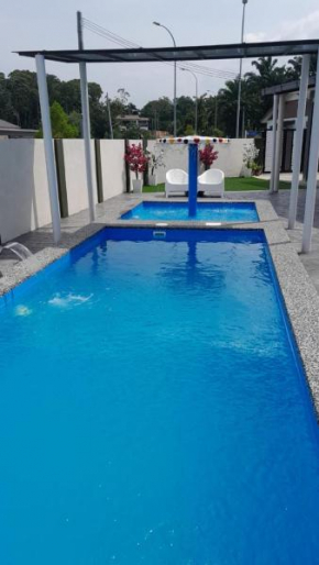 LaRinDa Teluk Kemang Private Pool
